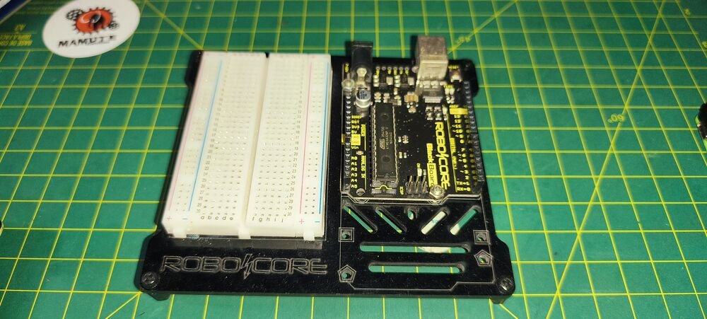 BlackBoard UNO R3 da Robocore com protoboard integrada